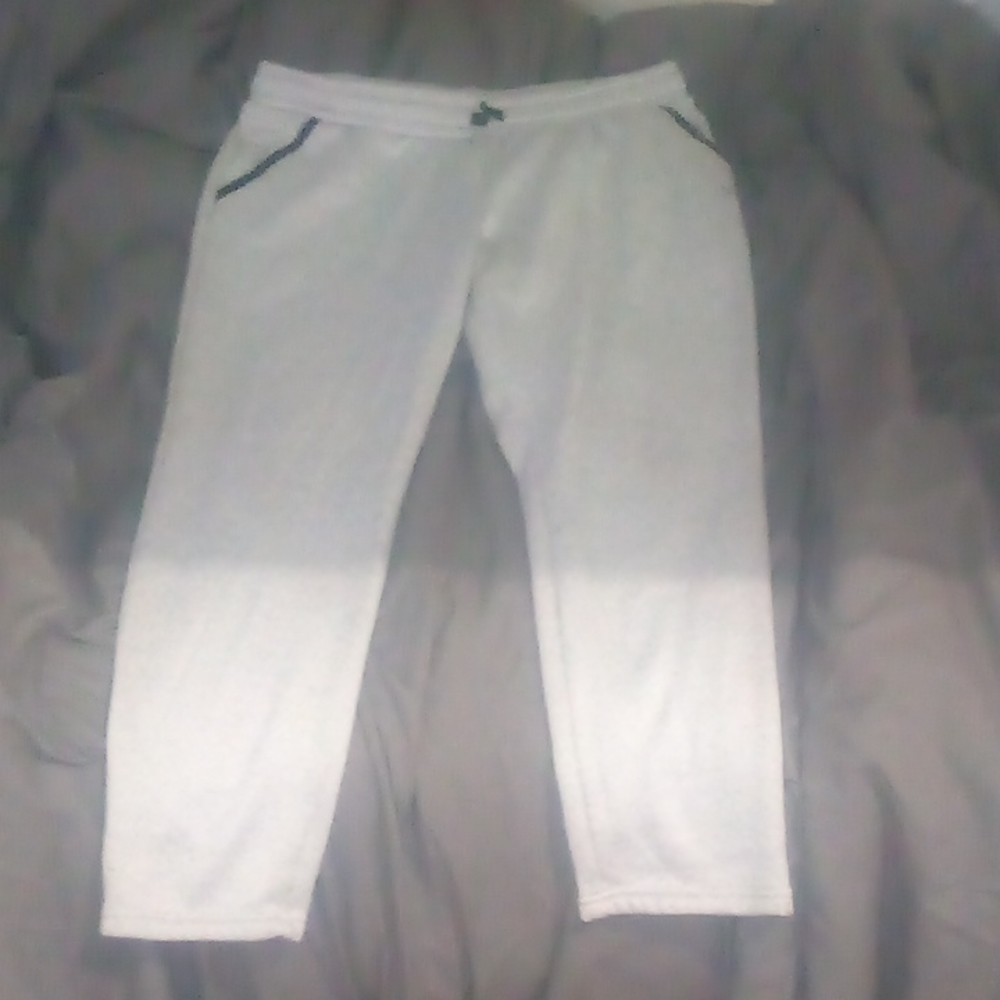White/grey sweatpants